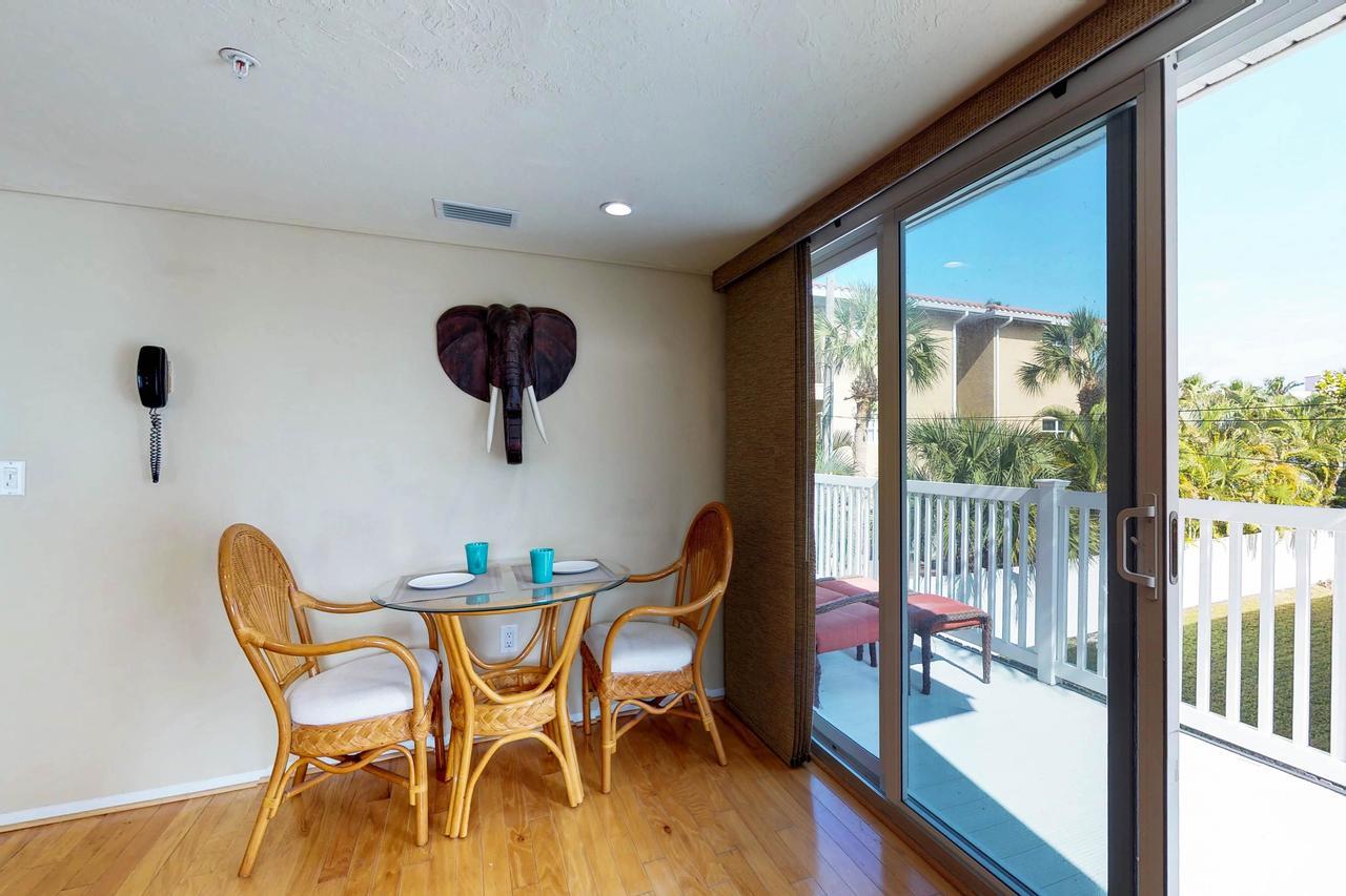Safari Suite Bradenton Beach Exterior photo