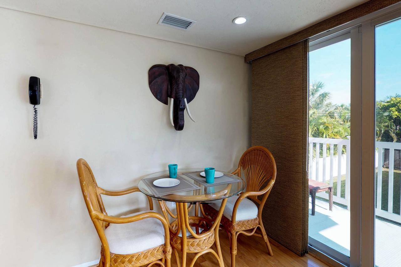 Safari Suite Bradenton Beach Exterior photo
