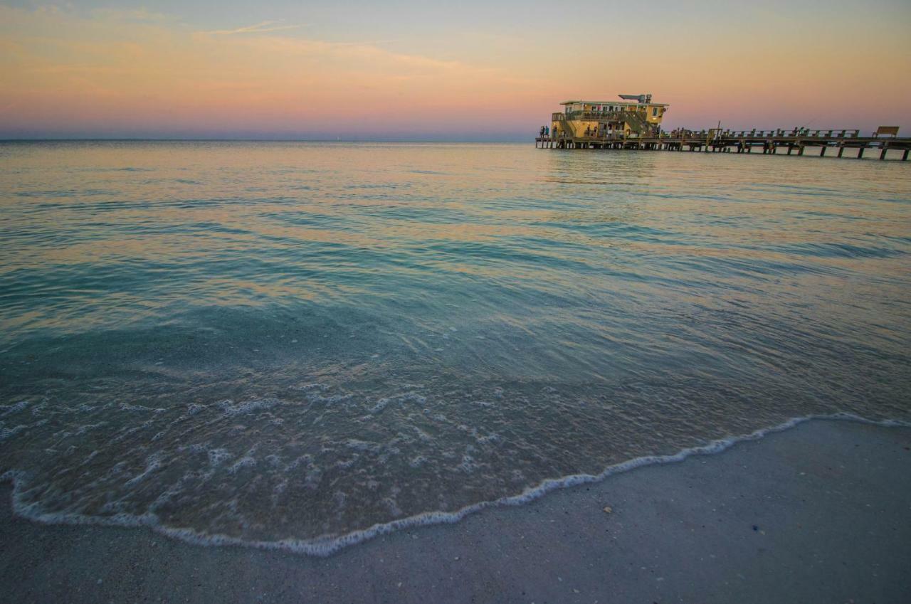 Safari Suite Bradenton Beach Exterior photo